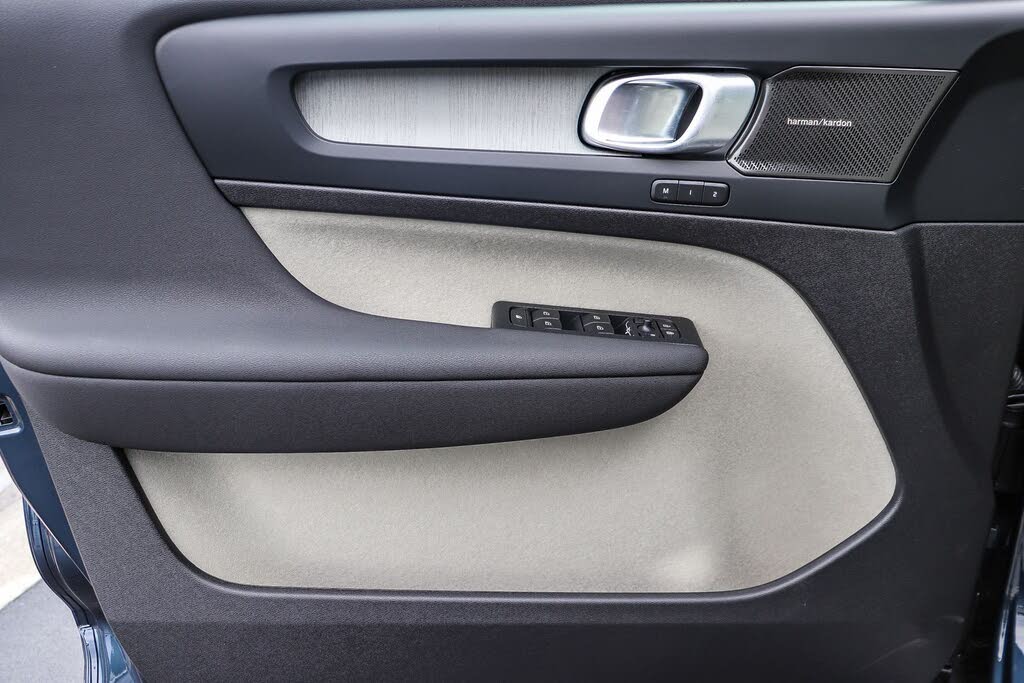 2026 Volvo XC40