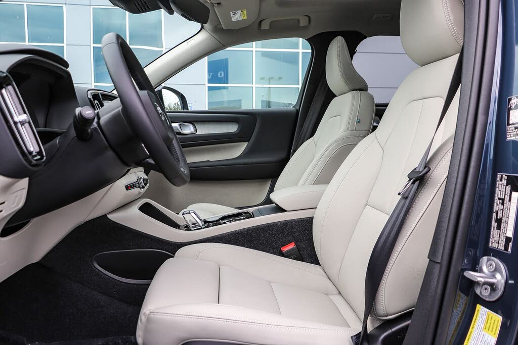 2026 Volvo XC40