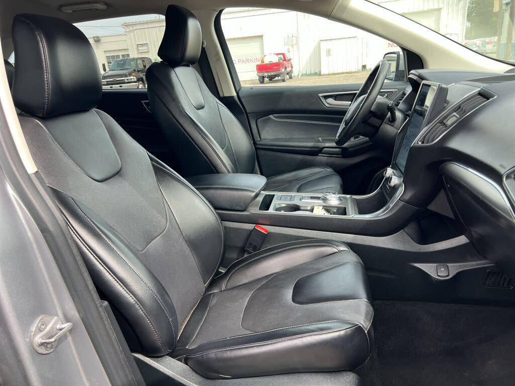 2022 Ford Edge