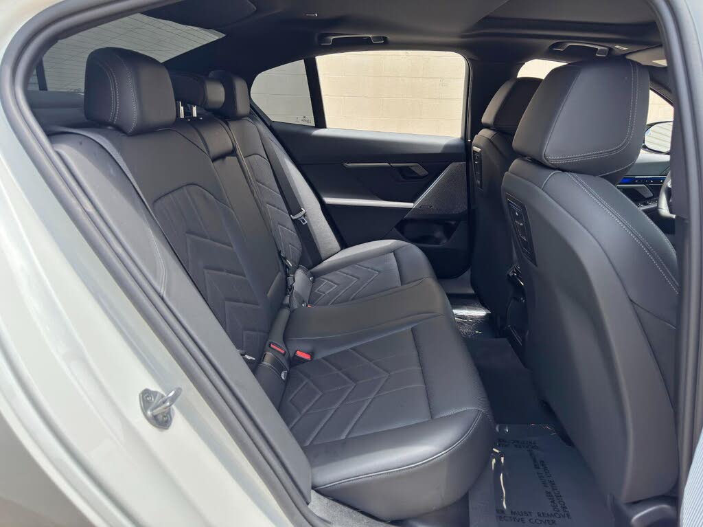 2025 BMW i5