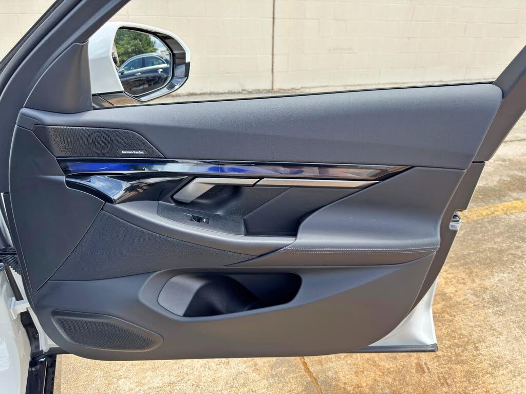 2025 BMW i5