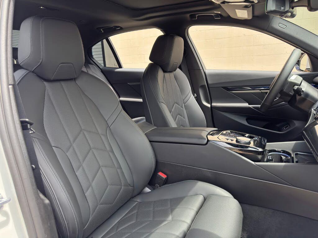 2025 BMW i5