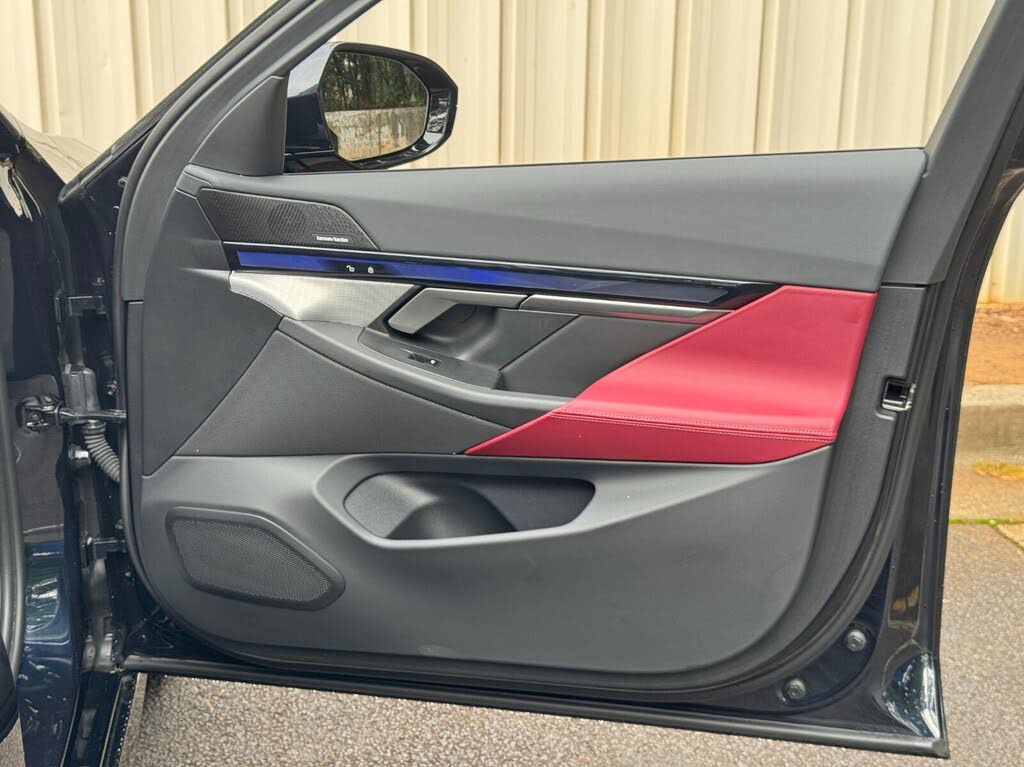 2025 BMW i5