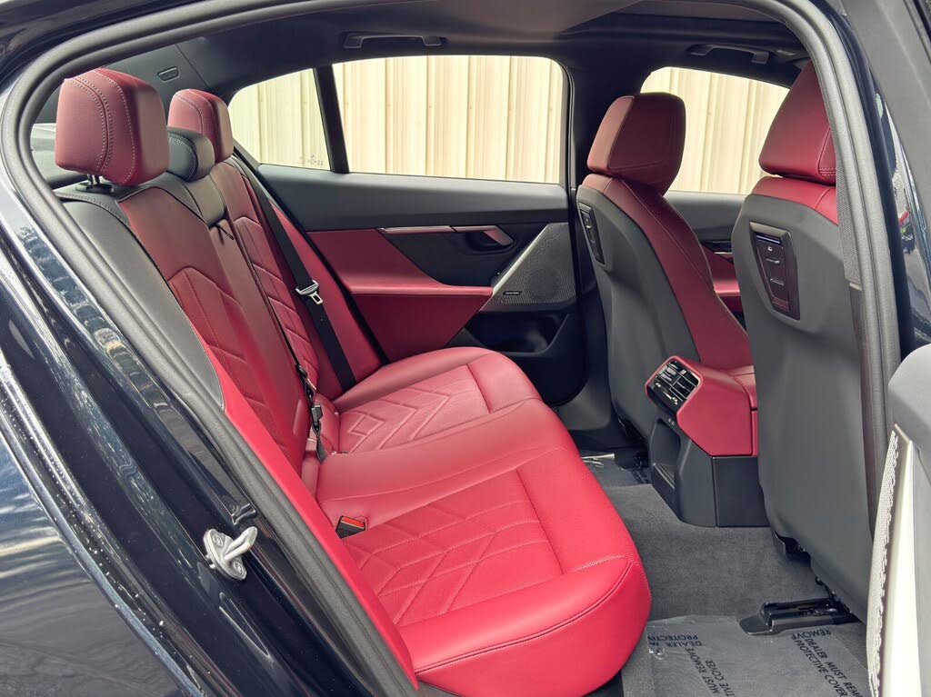 2025 BMW i5