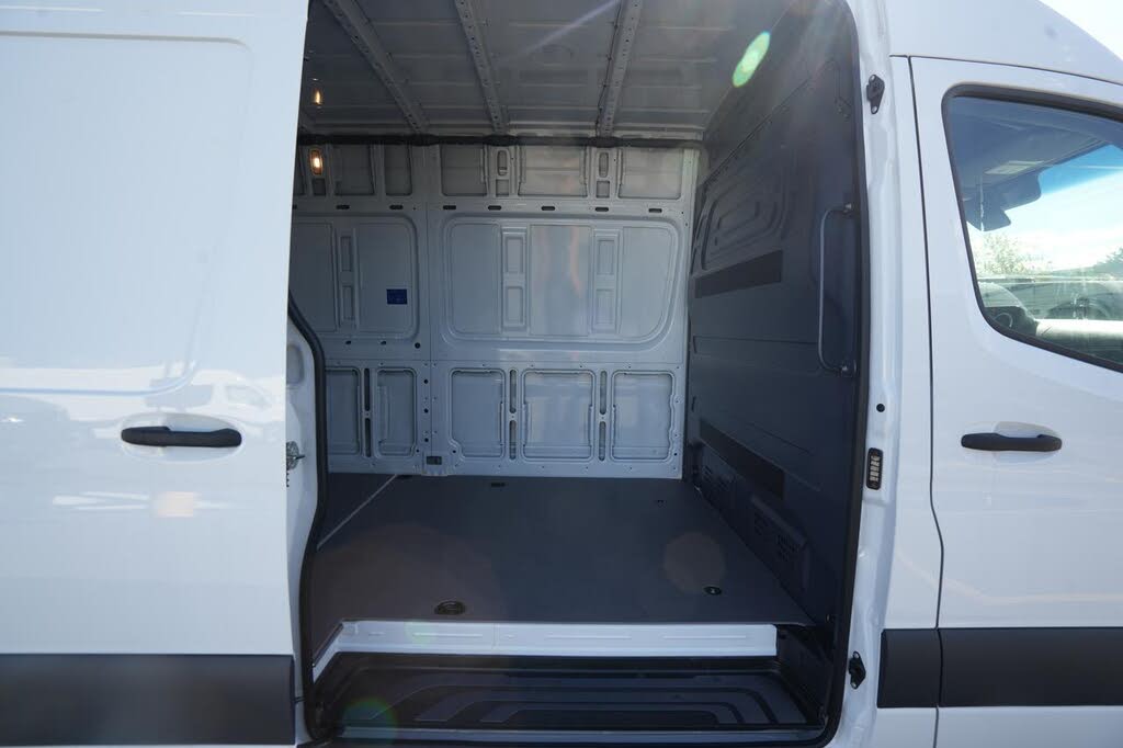 2025 Mercedes-Benz eSprinter