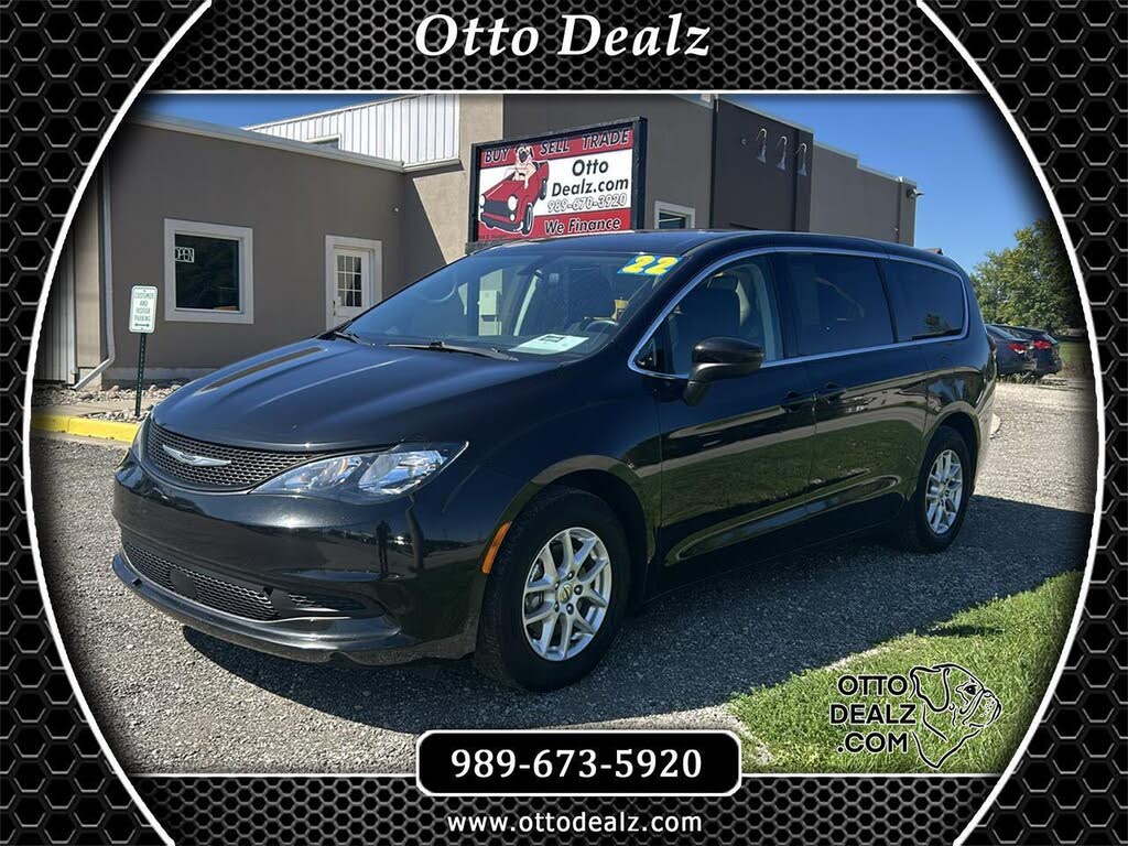 2022 Chrysler Voyager
