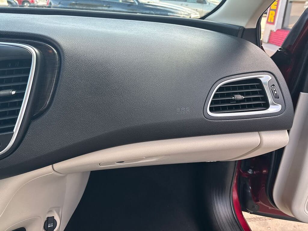 2015 Chrysler 200