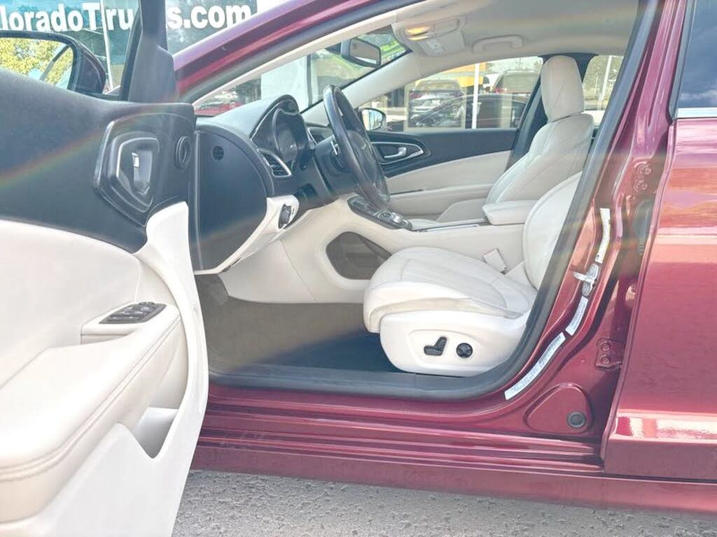 2015 Chrysler 200