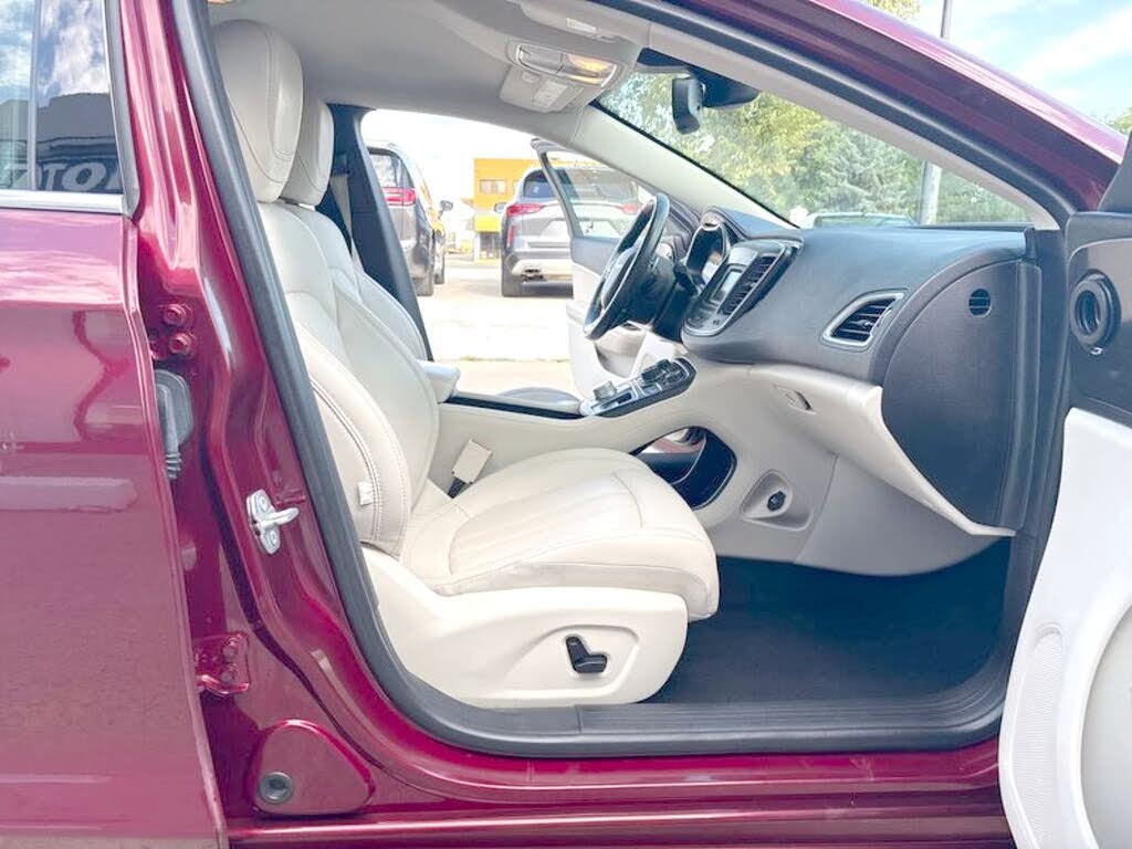 2015 Chrysler 200