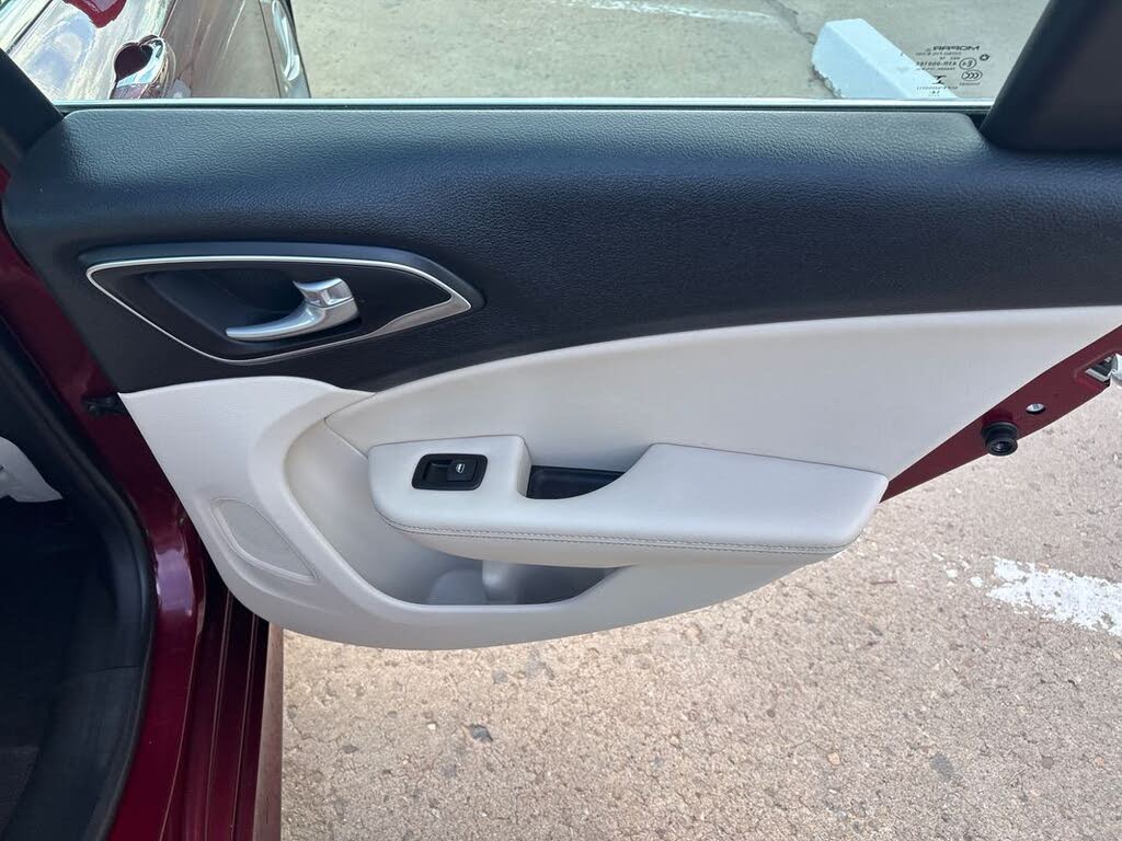 2015 Chrysler 200