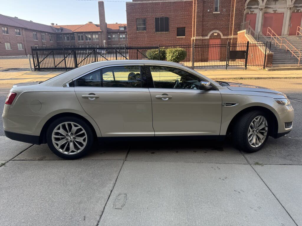 2018 Ford Taurus