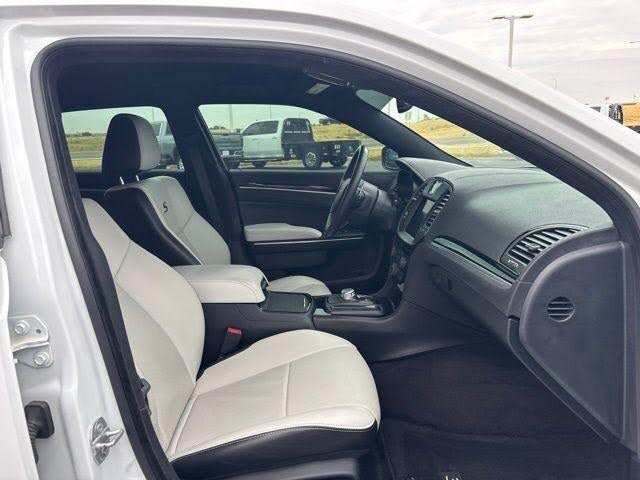 2017 Chrysler 300
