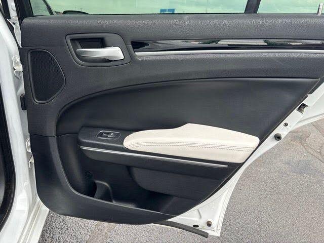 2017 Chrysler 300