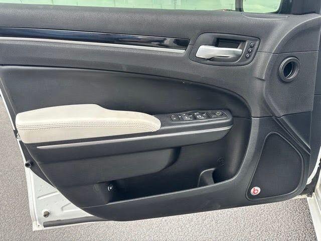 2017 Chrysler 300