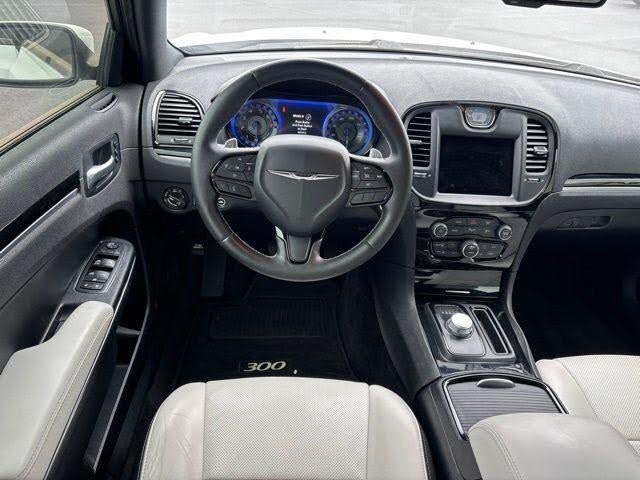 2017 Chrysler 300