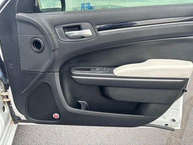 2017 Chrysler 300