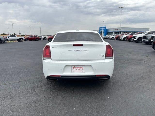 2017 Chrysler 300