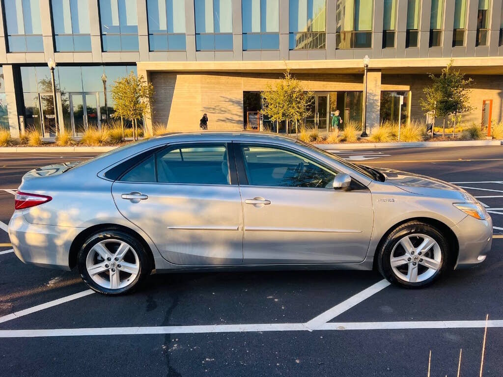 2016 Toyota Camry Hybrid