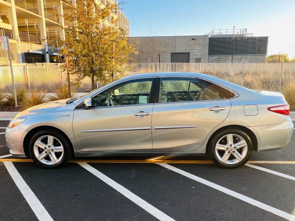 2016 Toyota Camry Hybrid