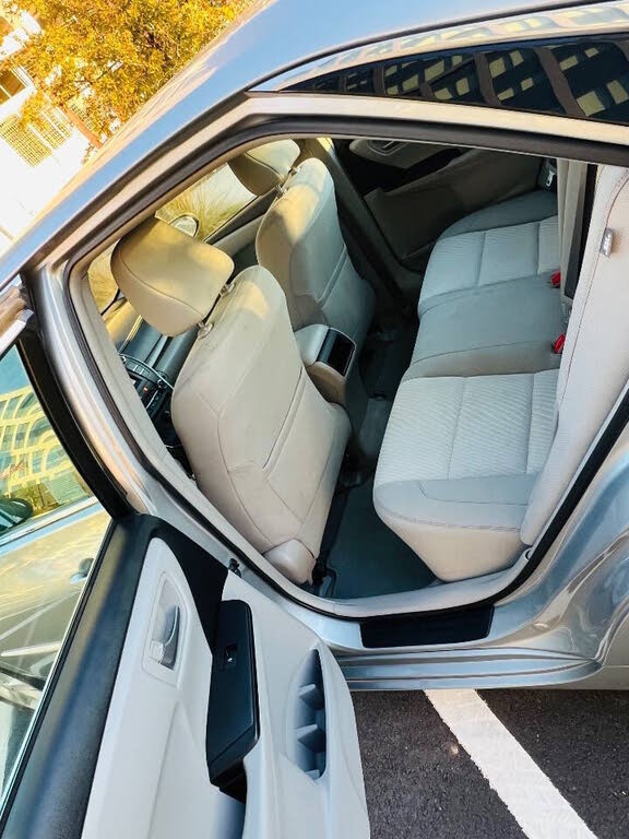 2016 Toyota Camry Hybrid