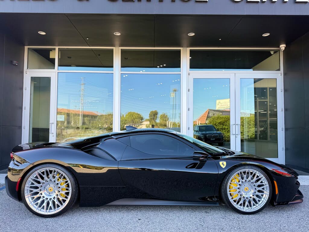2021 Ferrari SF90 Stradale Base for sale in Calabasas, CA
