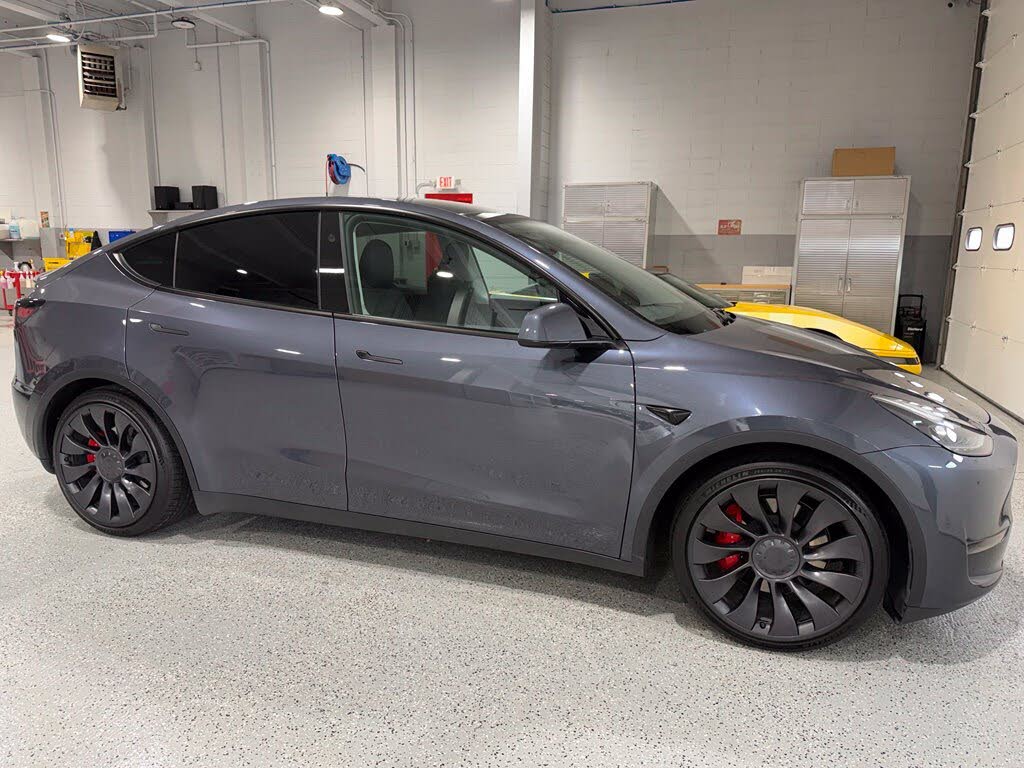 2023 Tesla Model Y Performance for sale in Waterloo, IA
