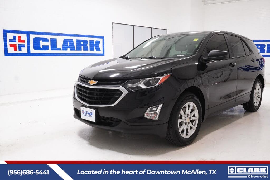 2020 Chevrolet Equinox LS — photo 1 of 12