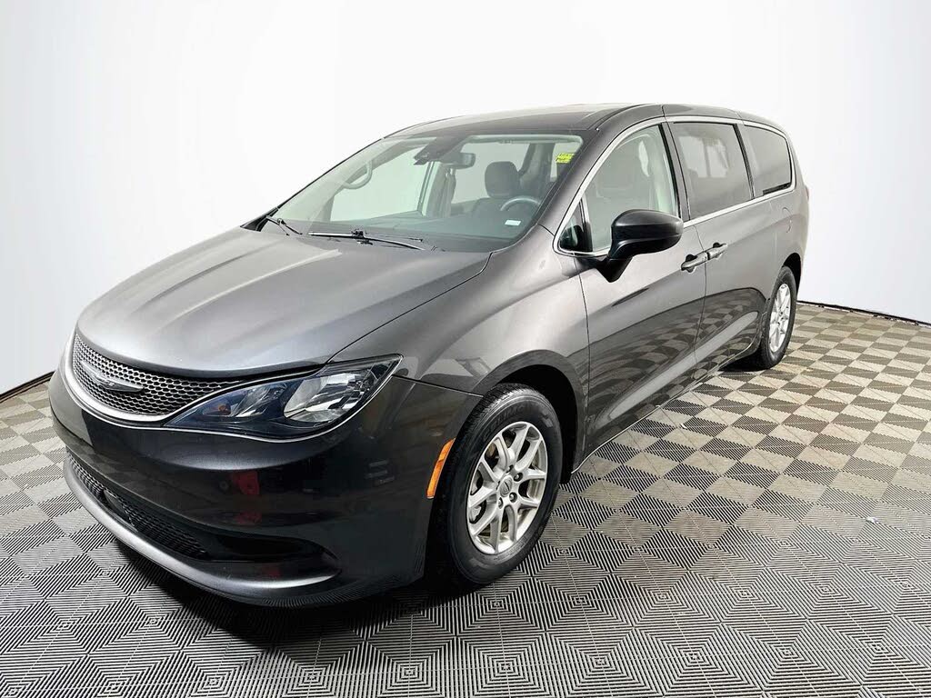 2023 Chrysler Voyager