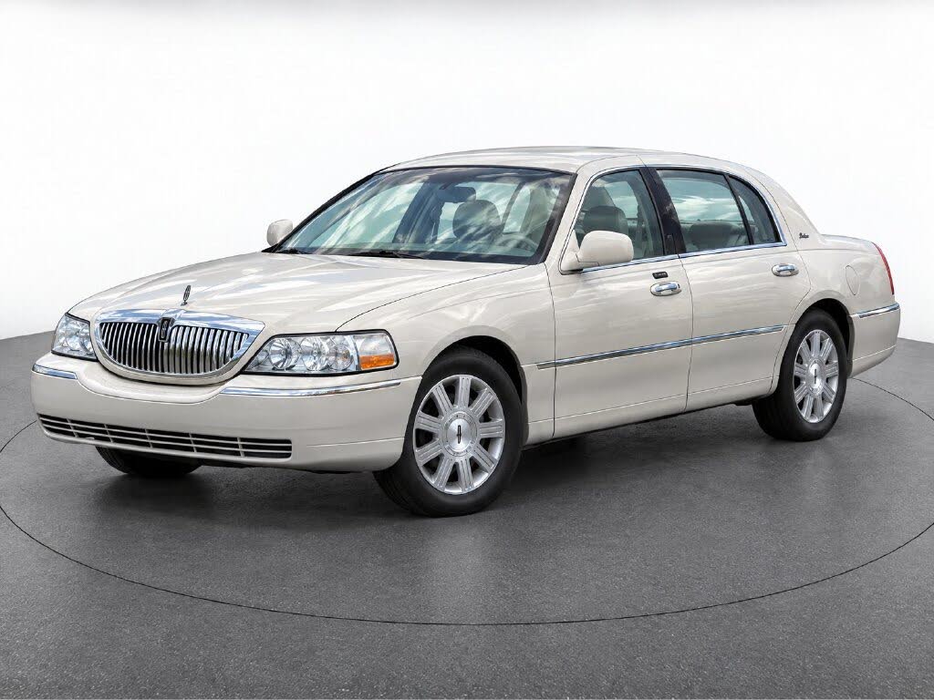 2003 Lincoln Town Car