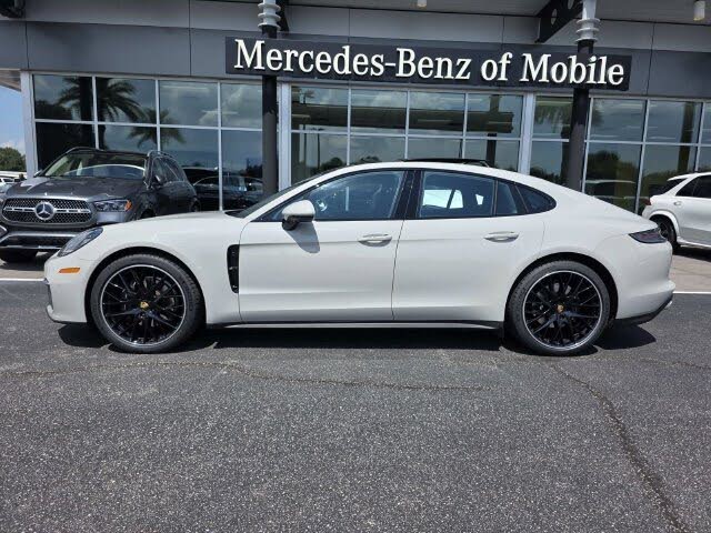 2022 Porsche Panamera